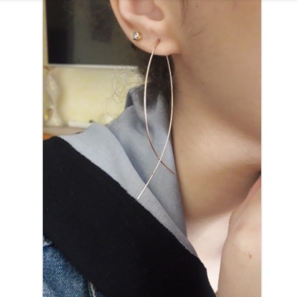 "Star-Crossed Lovers" Minimalist Hoop Earrings - Picture 10 of 11